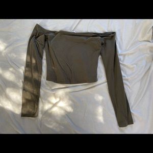 green off the shoulders long sleeve top